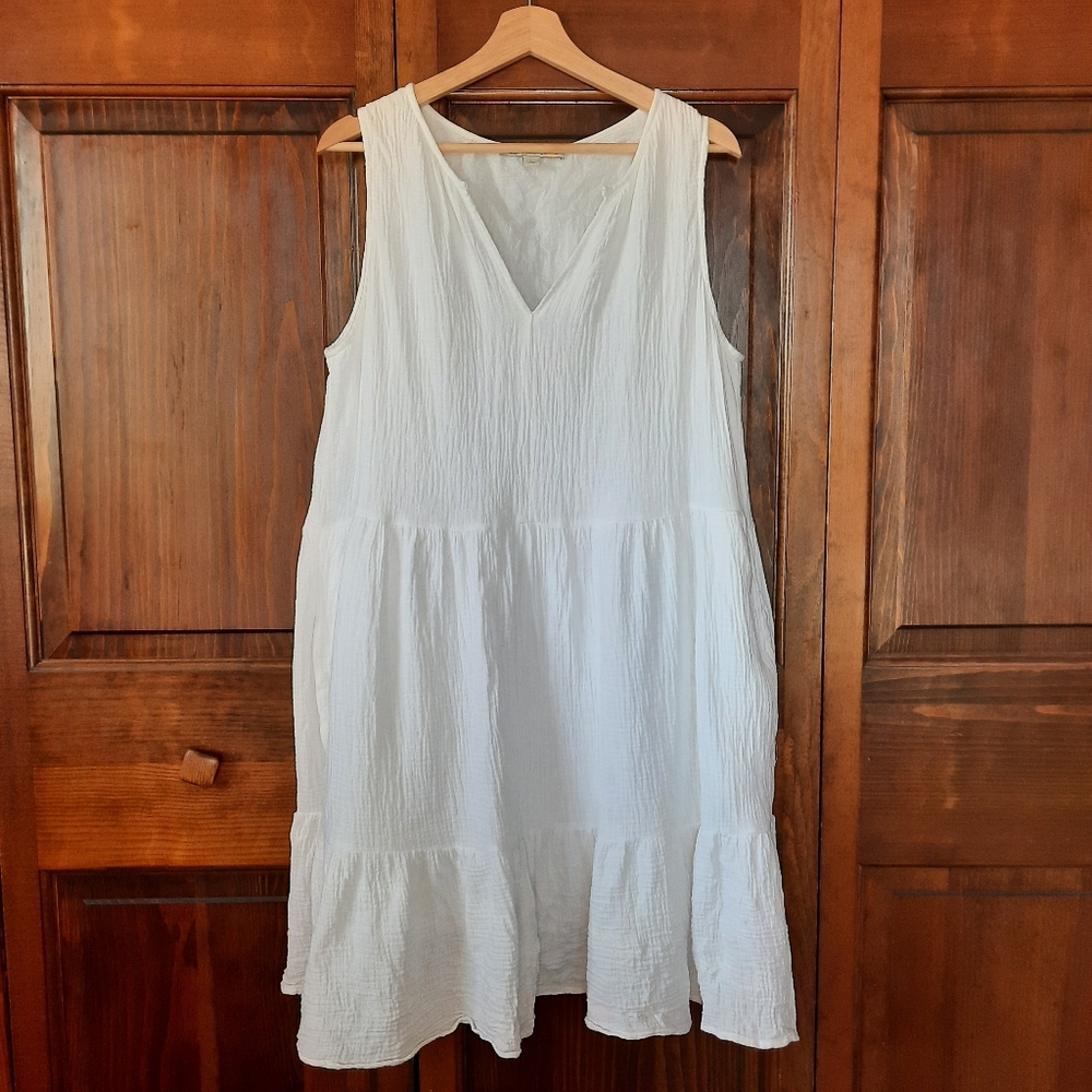 C&C California White Sleeveless V-Neck Mini Dress